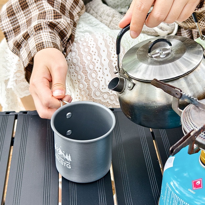 taza de aluminio para acampar