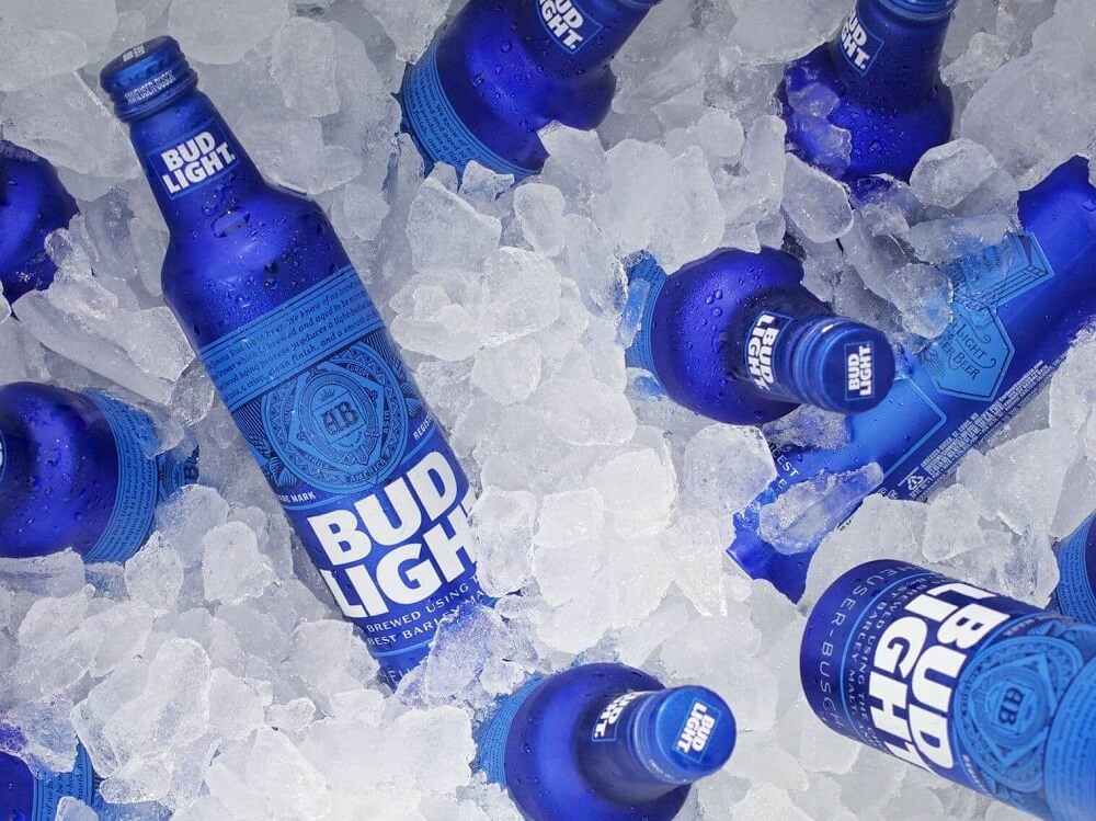 botella de cerveza Bud Light Cool de aluminio